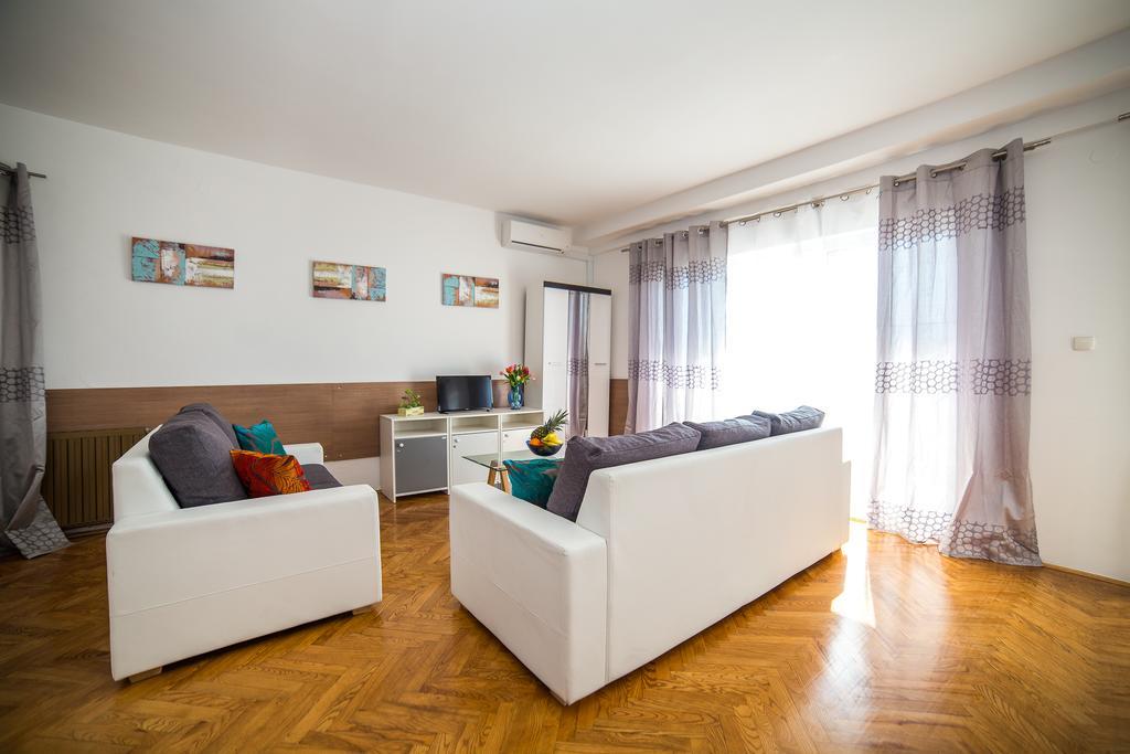 Holiday Home White House Podstrana Kültér fotó